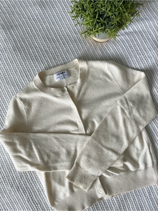 Old Navy Sweaters - 🌵4/$20 Button Up Cardigan